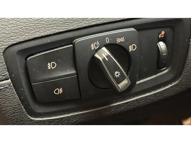 BMW X2 sDrive18i High Executive 2019 Benzine 26