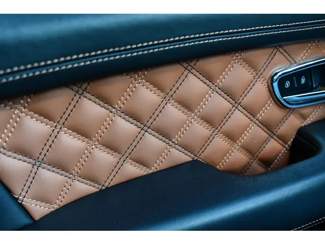 Bentley Bentayga 4.0 V8 First Edition 2021 Benzine 44