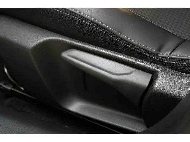 Peugeot e-208 EV GT Pack 50 kWh | PANO | 2022 Elektrisch 36