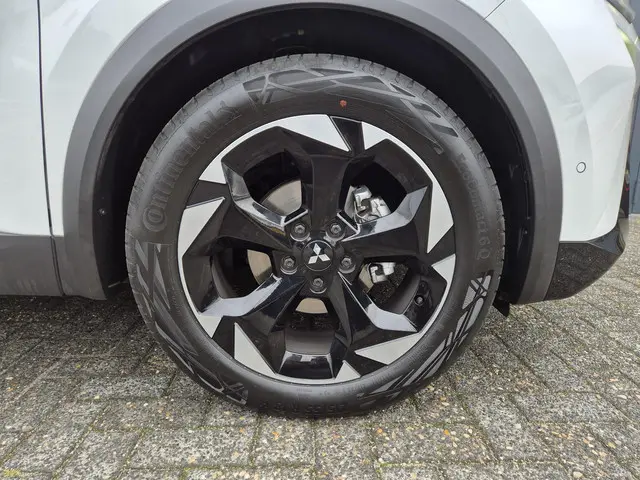 Mitsubishi ASX 1.3 DCT First Edition 2025 Benzine 23