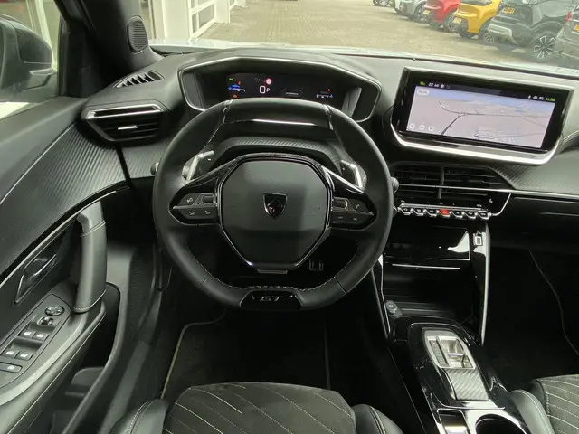 Peugeot 2008 1.2T 130pk Automaat GT 2023 Benzine 6
