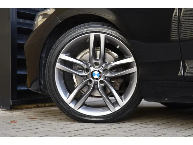 BMW 1 Serie 118i Executive 2017 Benzine 34