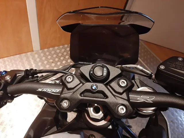 BMW S 1000 R  S 1000 R 2023 Benzine 8