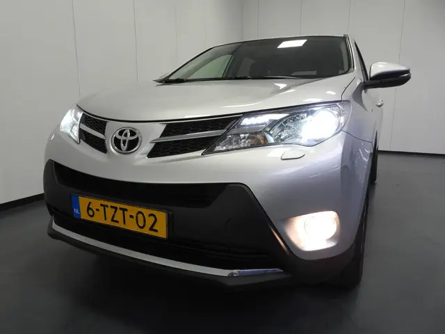 Toyota RAV4 2.0 Executive Business 4WD 2014 Benzine 34