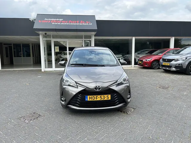 Toyota Yaris 1.5 VVT-i Executive 2019 Benzine 4