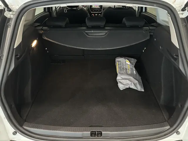 Renault Clio Estate 0.9 TCe 90 Limited 2018 Benzine 9