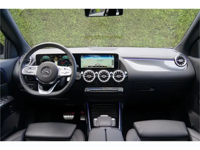 Mercedes-Benz GLA GLA 250 4M AMG Line 2020 Benzine 21
