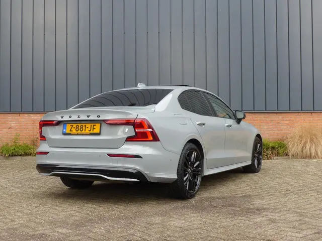 Volvo S60 3