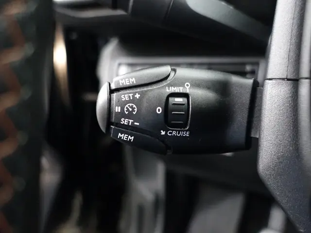 Peugeot 3008 1.2 PureTech Allure- 2017 Benzine 16