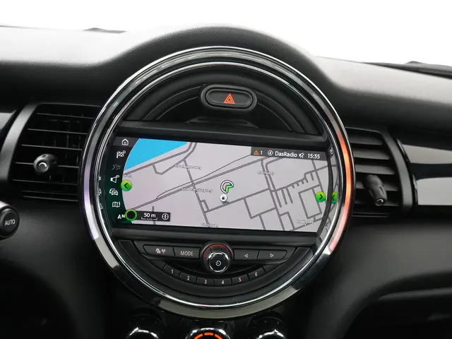 MINI 5-Deurs Cooper Dalston Edition 2021 Benzine 14