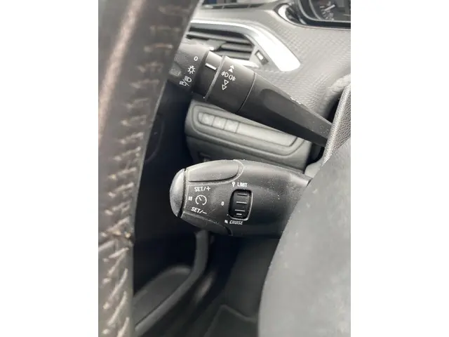 Peugeot 2008 1.2 PureTech Blue Lion 2017 Benzine 15