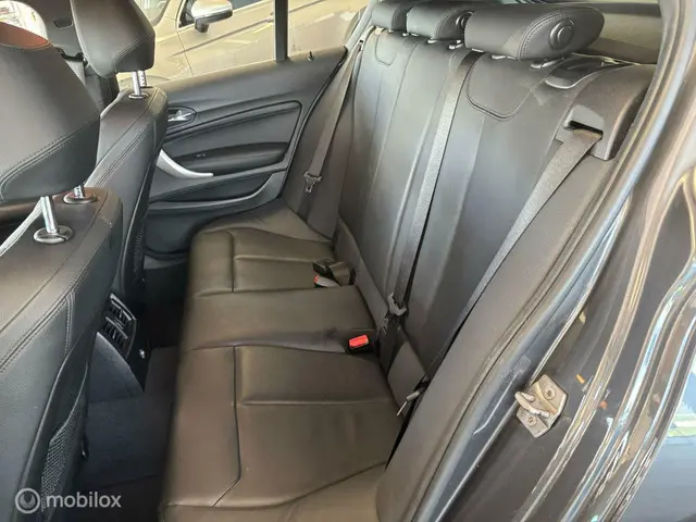 BMW 1 Serie 118i 2019 Benzine 13