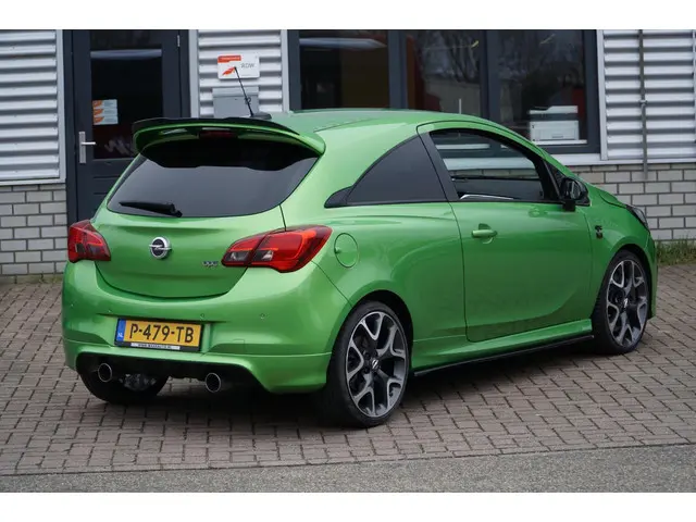 Opel Corsa 1.6 Turbo OPC MAXTON DESIGN 2015 Benzine 9