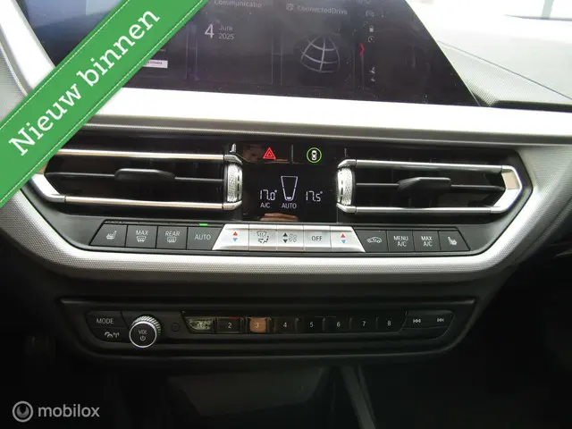 BMW 1 Serie 118i High Executive | Trekhaak 2020 Benzine 15