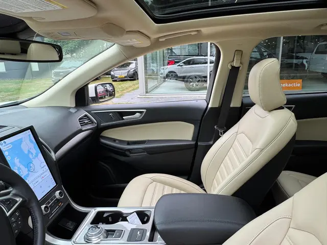 Ford Edge 2.0L SEL AWD Full-Options 2024 Benzine 9