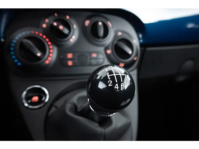 Fiat 500 1.0 Hybrid Club | CRUISE | PDC | AIRCO . 2023 Benzine 11