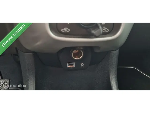 Peugeot 108 1.0 VTi Active AUTOMAAT/5DEURS 2014 Benzine 26