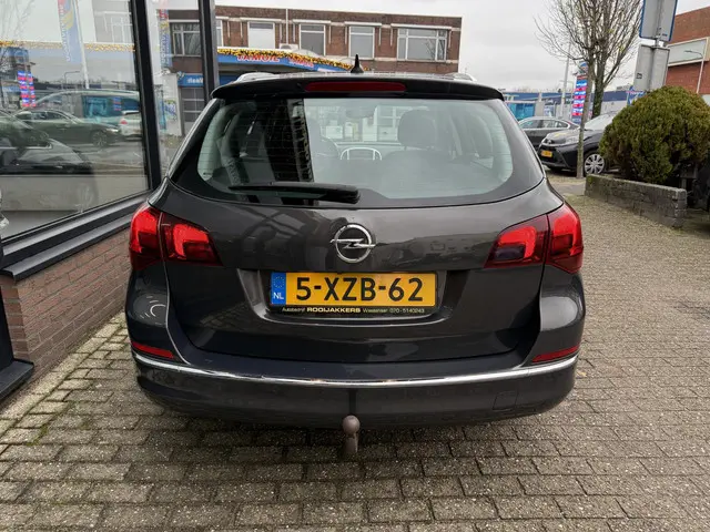 Opel Astra Sports Tourer 1.4 Turbo Cosmo 2014 Benzine 5