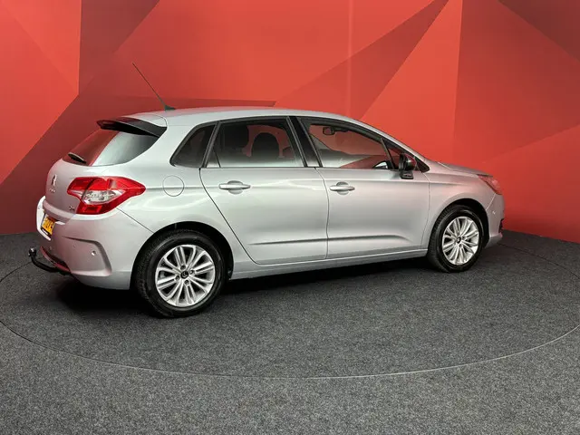 Citroën C4 1.2 PureTech Exclusive 2014 Benzine 19