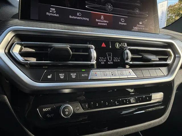 BMW X3 xDrive 20i 2024 Benzine 10