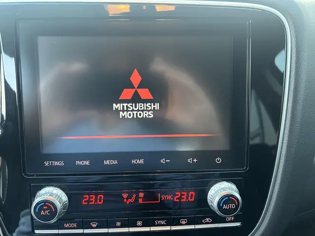 Mitsubishi Outlander 2.4 PHEV Pure + 2020 Hybride Benzine 16