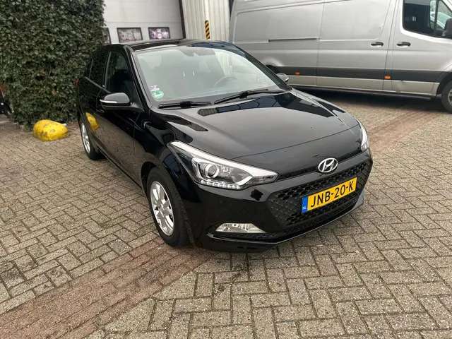 Hyundai i20 1.2 HP i-Motion 2017 Benzine 3