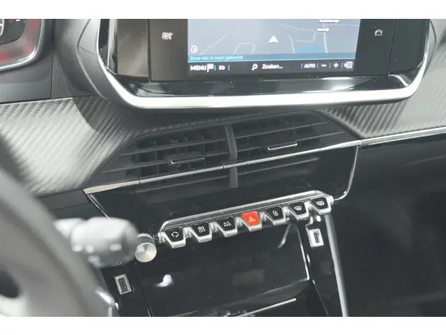 Peugeot 2008 PureTech 130 EAT8 Allure 2023 Benzine 47