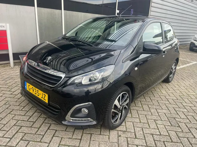 Peugeot 108 1.0 e-VTi Allure / navigatie 2019 Benzine 17