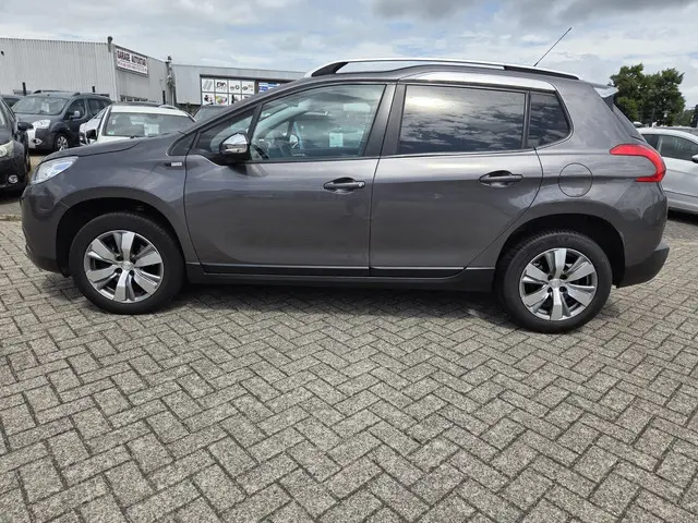 Peugeot 2008 1.2 PureTech Style/PANO/NAVI 2015 Benzine 5