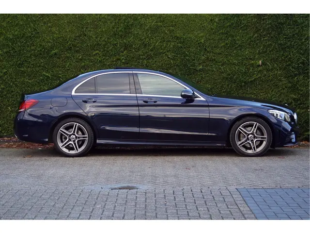Mercedes-Benz C-Klasse C 180 AMG line 2020 Benzine 5