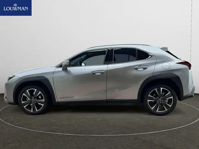 Lexus UX 3