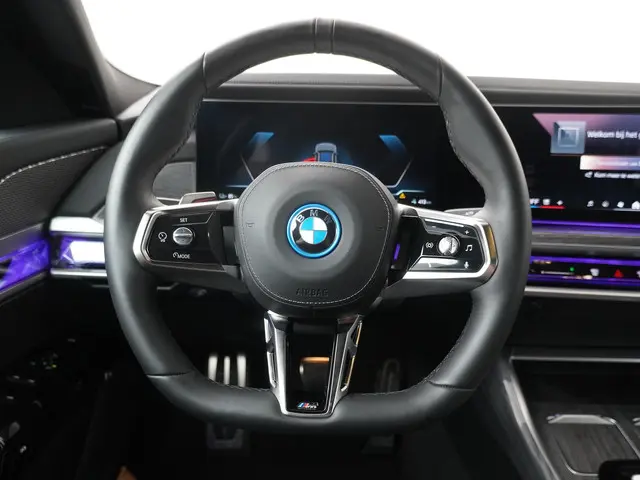BMW i7 2
