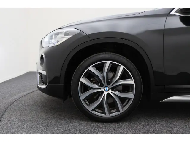 BMW X1 sDrive18i Centennial High Executive 2016 Benzine 23