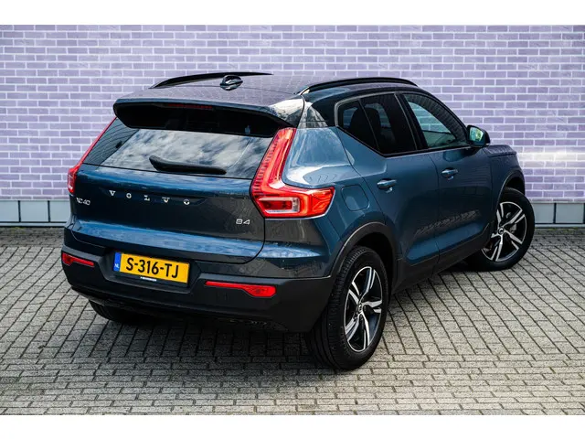 Volvo XC40 2.0 B4 R-Design 2022 Benzine 15