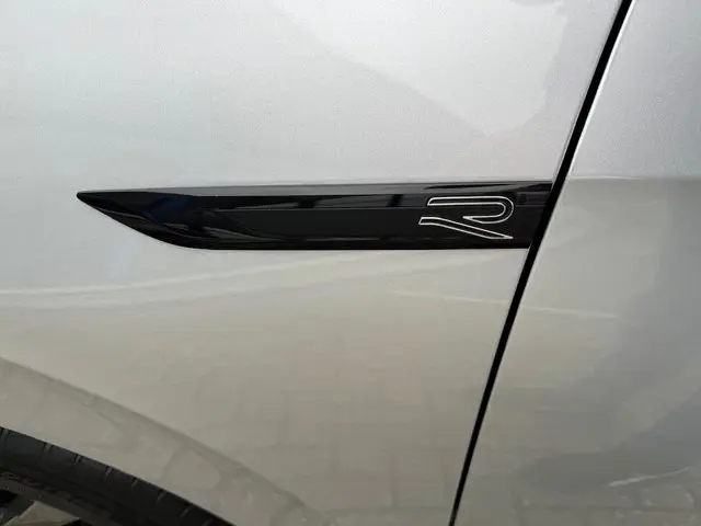 Volkswagen Golf 1.5 eTSI R-Line 2022 Benzine 6