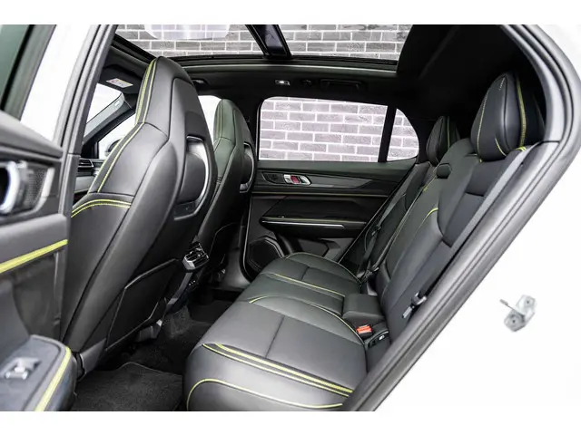 Lynk & Co 01 1.5 More 2026 Hybride Benzine 9