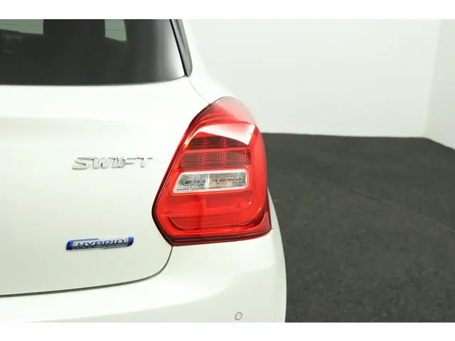 Suzuki Swift 1.2 Select Smart Hybrid 2022 Benzine 36