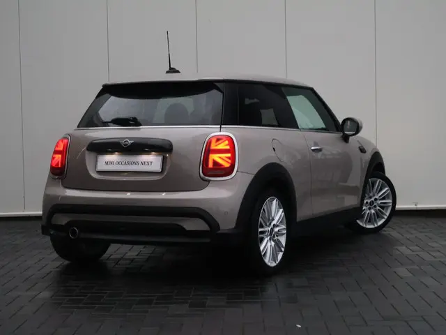 MINI Cooper Mini 1.5 Classic 2023 Benzine 9