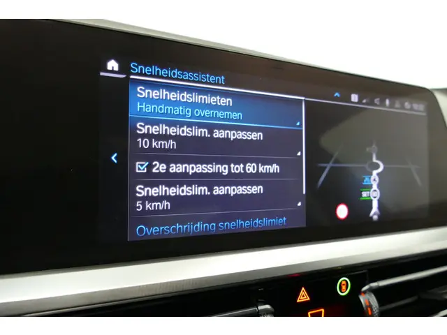BMW 3 Serie 330e M Sport 2020 Hybride Benzine 36