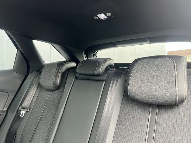 Peugeot 3008 1.6 e-THP GT Line 2018 Benzine 12