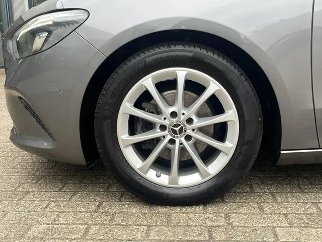 Mercedes-Benz B-Klasse 180 Launch Edition 2020 Benzine 47