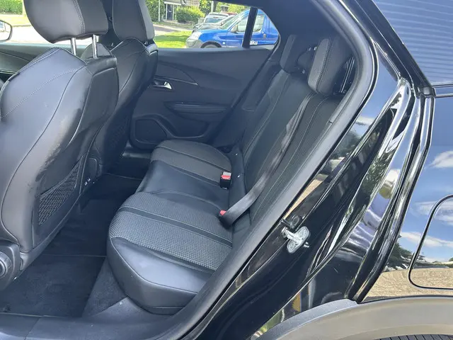 Peugeot e-2008 EV GT 2022 Elektrisch 29