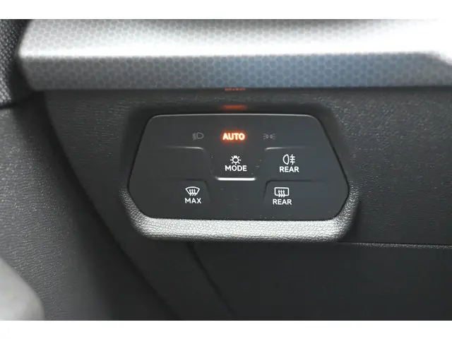 SEAT Leon 1.0 TSI Style Business Intense 2021 Benzine 18