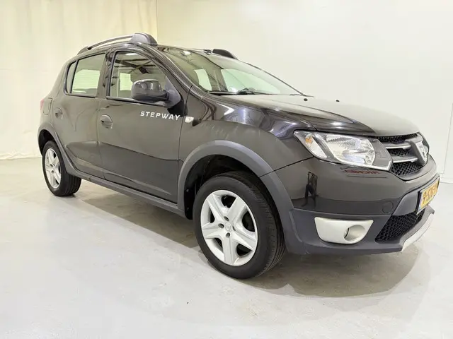 Dacia Sandero Stepway 0.9 TCe Laureate Navi 2014 Benzine