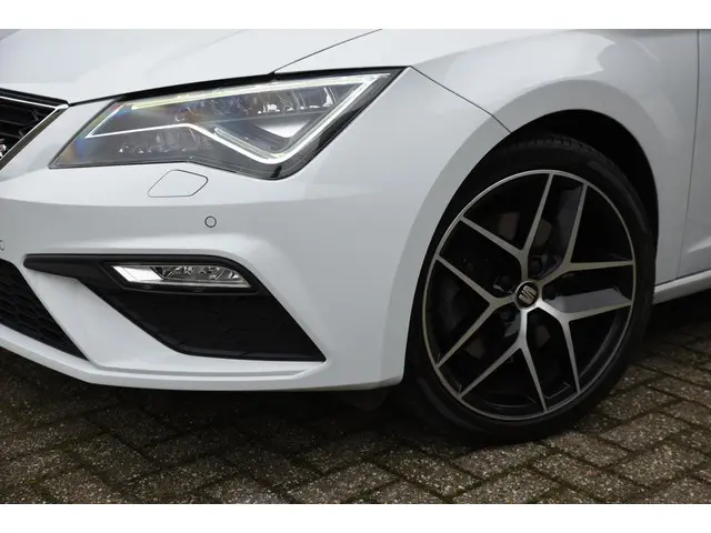 SEAT Leon ST 2.0 TSI FR Business Intense 2019 Benzine 35