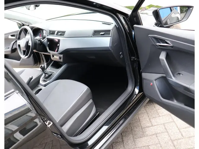 SEAT Arona 1.0 TSI Style Business Intense 2019 Benzine 18