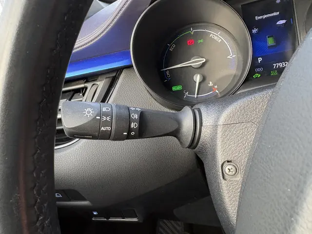 Toyota C-HR 1.8 Hybrid Bi-Tone 2017 Hybride Benzine 21