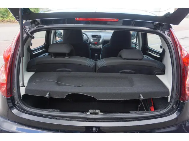 Peugeot 107 1.0 Active * Airco * LM Velgen * 2012 Benzine 11