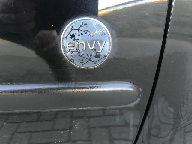 Peugeot 107 1.0 Envy 2013 Benzine 26