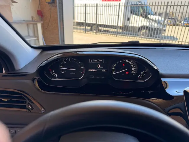 Peugeot 208 1.2 VTi Active 2012 Benzine 7